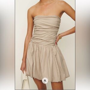 Reformation 
Clea Dress
Size: 4
Anzo Check

Excellent condition no signs of wear